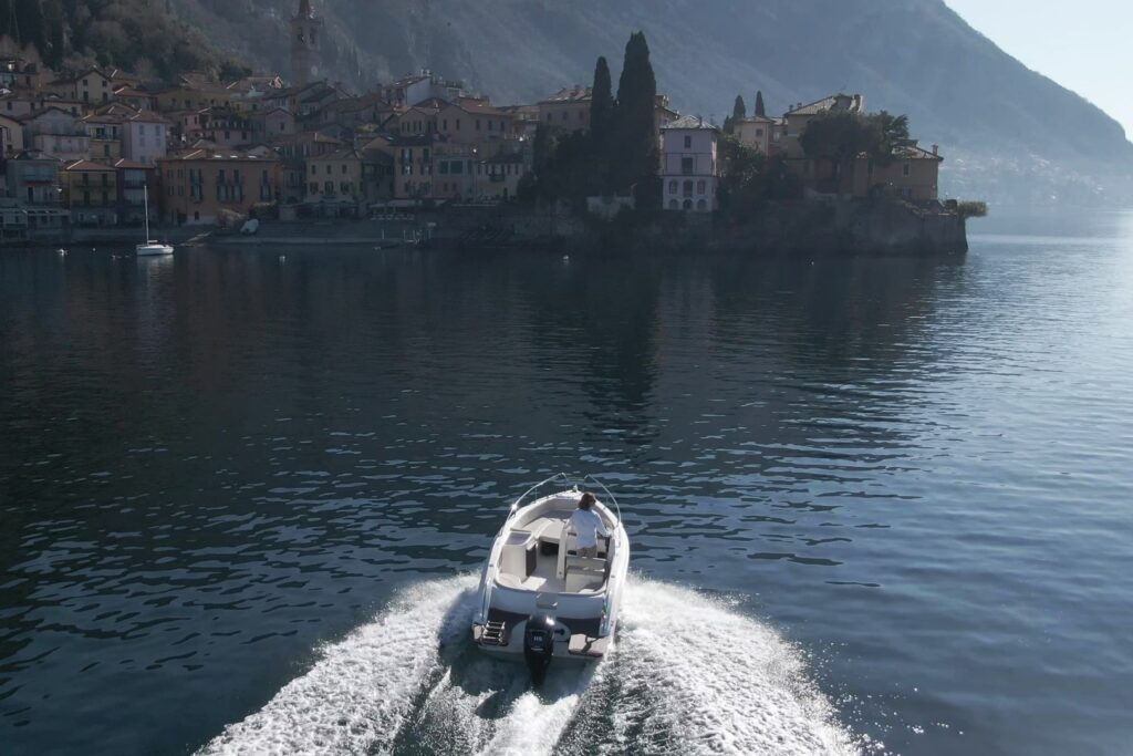 tour in barca lago di Como Mandello Boat Tour