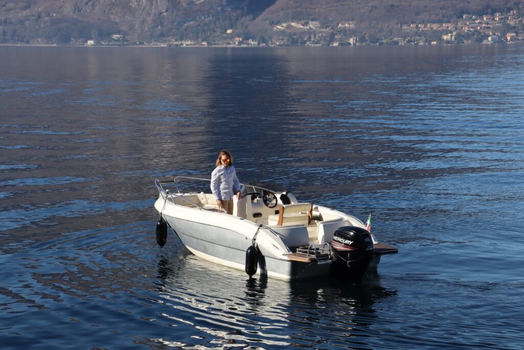 tour in barca lago di Como Mandello Boat Tour